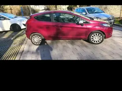 Gebraucht Ford Fiesta 82 PS (60 kW) 2009 Rot Limousine