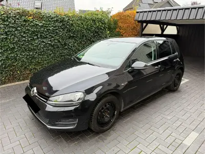 Gebraucht VW Golf VII LOUNGE 110 PS (80 kW) 2016 Schwarz Limousine