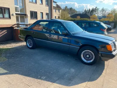 Gebraucht Mercedes E230 131 PS (96 kW) 1992 Limousine