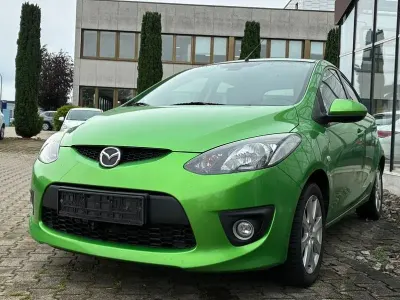 Gebraucht Mazda 2 90 PS (66 kW) 2009 Grün Kleinwagen