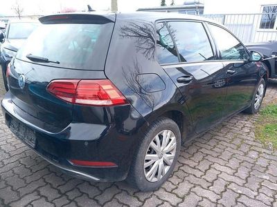 Gebraucht VW Golf VII Join 116 PS (85 kW) 2019 Deep black perleffekt deep black perleffekt Limousine