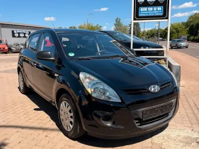 Gebraucht Hyundai i20 Comfort 77 PS (56 kW) 2008 Schwarz Limousine