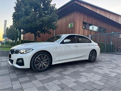 BMW 330e