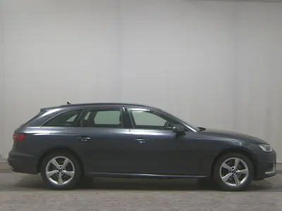 Gebraucht Audi A4 Advanced 163 PS (119 kW) 2022 Schwarz Kombi