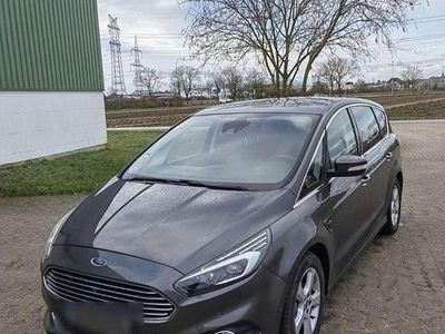 Gebraucht Ford S-MAX Titanium 179 PS (131 kW) 2016 Grau Van / Kleinbus