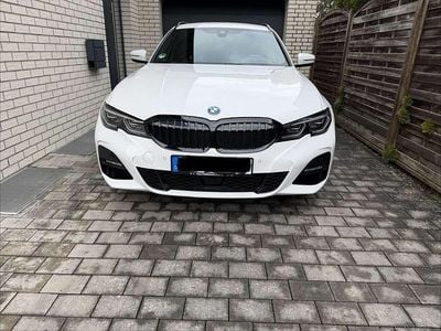 Gebraucht BMW 330e M Sport 292 PS (214 kW) 2021 Weiß Kombi