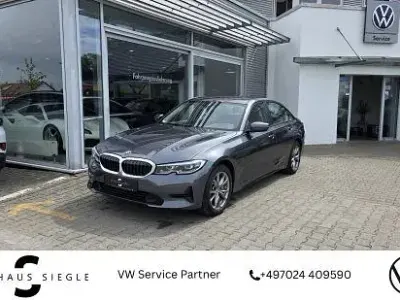 Używany BMW 330e Advantage 252 KM (185 kW) 2020 Szary Sedan/Limuzyna