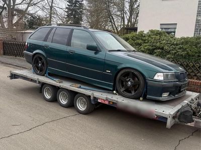 Grün Gebraucht 1997 BMW 323 M Sport Kombi | 4.490 € (Guter Preis)