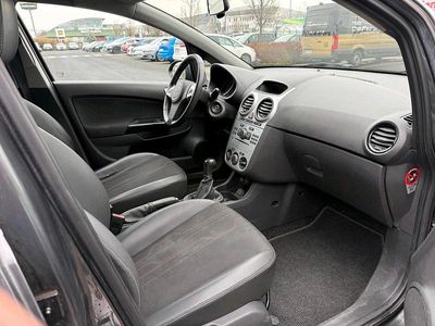 Grau Gebraucht 2012 Opel Corsa Kleinwagen | 2.990 € (Fairer Preis)