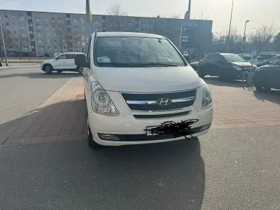 Gebraucht Hyundai H-1 170 PS (125 kW) 2010 Weiß Van / Kleinbus