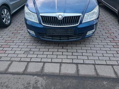 Blau Gebraucht 2010 Skoda Octavia Kombi | 2.950 € (Fairer Preis)