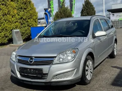 Używany Opel Astra Edition 116 KM (85 kW) 2008 Srebrny Sedan/Limuzyna