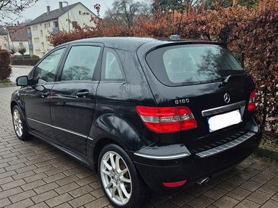 Gebraucht Mercedes B180 116 PS (85 kW) 2011 Schwarz Van / Kleinbus