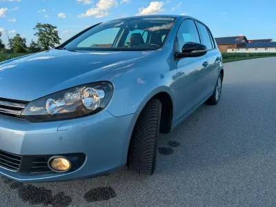 Gebraucht VW Golf VI Style 80 PS (58 kW) 2011 Blau Kleinwagen