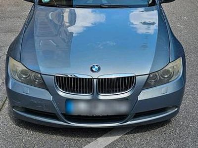 Grau Gebraucht 2006 BMW 325 Kombi | 3.300 €