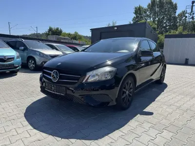 Gebraucht Mercedes A180 122 PS (89 kW) 2012 Schwarz Kleinwagen