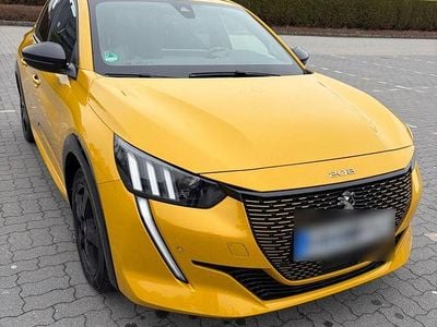 Usata Peugeot e-208 GT 100 kW (136 CV) 2020 Giallo Utilitaria