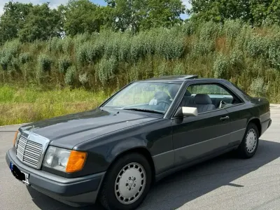 Gebraucht Mercedes E300 180 PS (132 kW) 1989 Schwarz Coupé