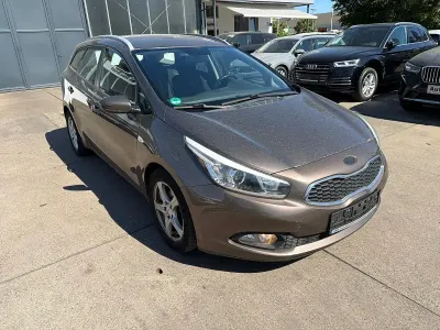 Gebraucht Kia Ceed Sportswagon 128 PS (94 kW) 2012 Braun Kombi