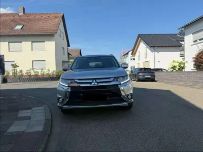 Gebraucht Mitsubishi Outlander Top 150 PS (110 kW) 2018 Grau SUV