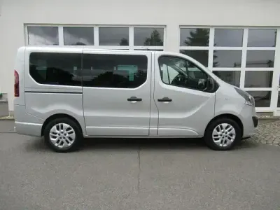 Gebraucht Opel Vivaro 146 PS (107 kW) 2018 Grau Van / Kleinbus