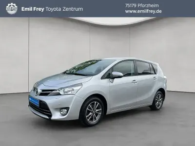 Gebraucht Toyota Verso Multidrive S 147 PS (108 kW) 2013 Silber Van / Kleinbus
