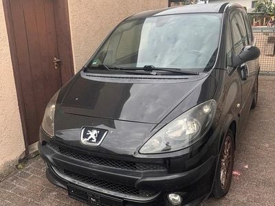 Second-hand Peugeot 1007 109 CP (80 kW) 2006 Negru Monovolum