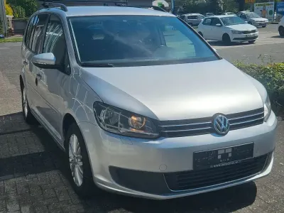 Gebraucht VW Touran Comfortline 105 PS (77 kW) 2011 Silber Van / Kleinbus
