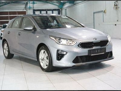 Silber Gebraucht 2020 Kia Ceed Vision Kleinwagen | 14.700 € (Fairer Preis)