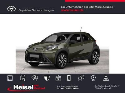 Cardamon green metallic/ night sky black Gebraucht 2023 Toyota Aygo X Basis SUV | 18.890 € (Teuer)