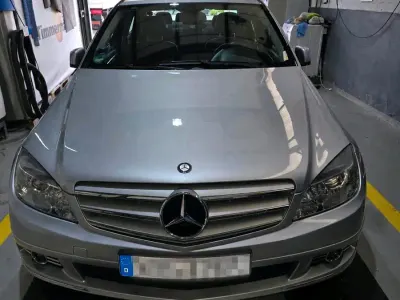 Gebraucht Mercedes C200 184 PS (135 kW) 2009 Silber Limousine