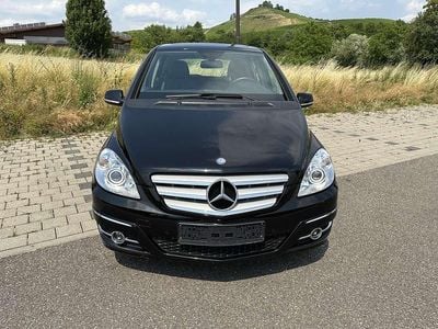 Gebraucht Mercedes B200 Avantgarde 136 PS (100 kW) 2009 Kosmosschwarz  metalliclack Van / Kleinbus