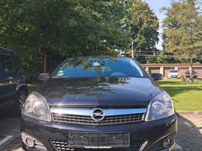 Gebraucht Opel Astra GTC Innovation 140 PS (102 kW) 2009 Schwarz