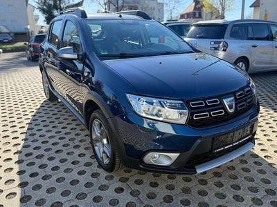 Second-hand Dacia Sandero Stepway 90 CP (66 kW) 2017 Albastru Berlinǎ