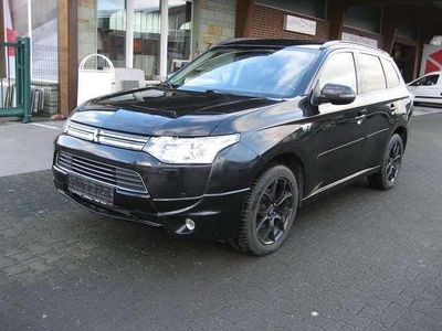 Gebraucht Mitsubishi Outlander P-HEV Basis 121 PS (88 kW) 2013 Schwarz SUV