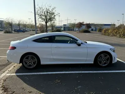 Gebraucht Mercedes C200 AMG line 184 PS (135 kW) 2018 Weiß Coupé