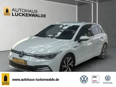 Gebraucht VW Golf VIII Style 150 PS (110 kW) 2024 Weiß Limousine