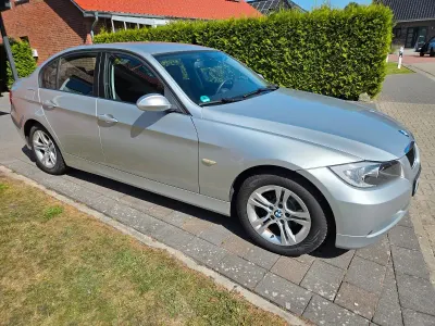 Gebraucht BMW 318 143 PS (105 kW) 2006 Silber Limousine