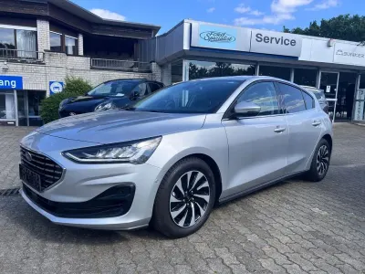 Gebraucht Ford Focus Titanium X 116 PS (85 kW) 2023 Silber Limousine
