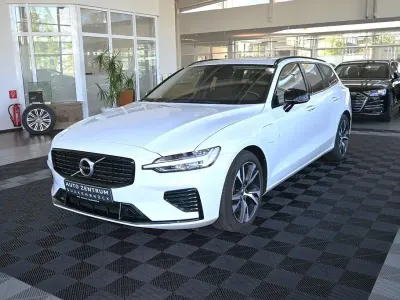 Usata Volvo V60 R-Design 341 CV (250 kW) 2020 Bianco Station wagon