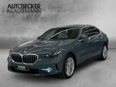 Gebraucht BMW 520 Comfort Edition 208 PS (152 kW) 2025 Gruen Limousine