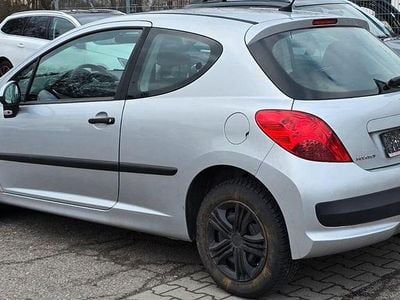 Gebraucht Peugeot 207 95 PS (69 kW) 2007 Silber Kleinwagen