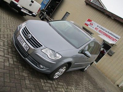 Grau Gebraucht 2009 VW Touran Highline Van / Kleinbus | 5.990 € (Etwas zu teuer)