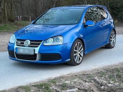 Usata VW Golf V R 250 CV (183 kW) 2007 Blu Utilitaria