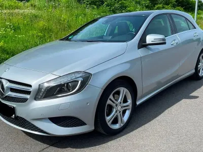 Gebraucht Mercedes A180 109 PS (80 kW) 2014 Silber Limousine