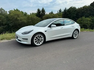 Gebraucht Tesla Model 3 250 kW (340 PS) 2021 Weiß Limousine