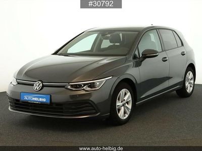 Gebraucht VW Golf VIII Life 131 PS (96 kW) 2023 Grau Limousine
