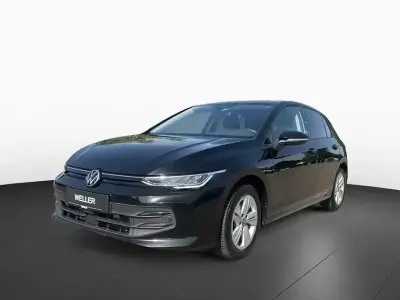 Gebraucht VW Golf VIII Life 150 PS (110 kW) 2025 Grenadilla black metallic (schwarz) Limousine