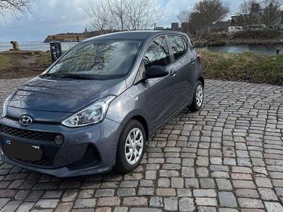 Gebraucht Hyundai i10 Classic 67 PS (49 kW) 2017 Grau Kleinwagen