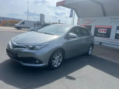 Gebraucht Toyota Auris Edition-S 116 PS (85 kW) 2017 Grau Limousine